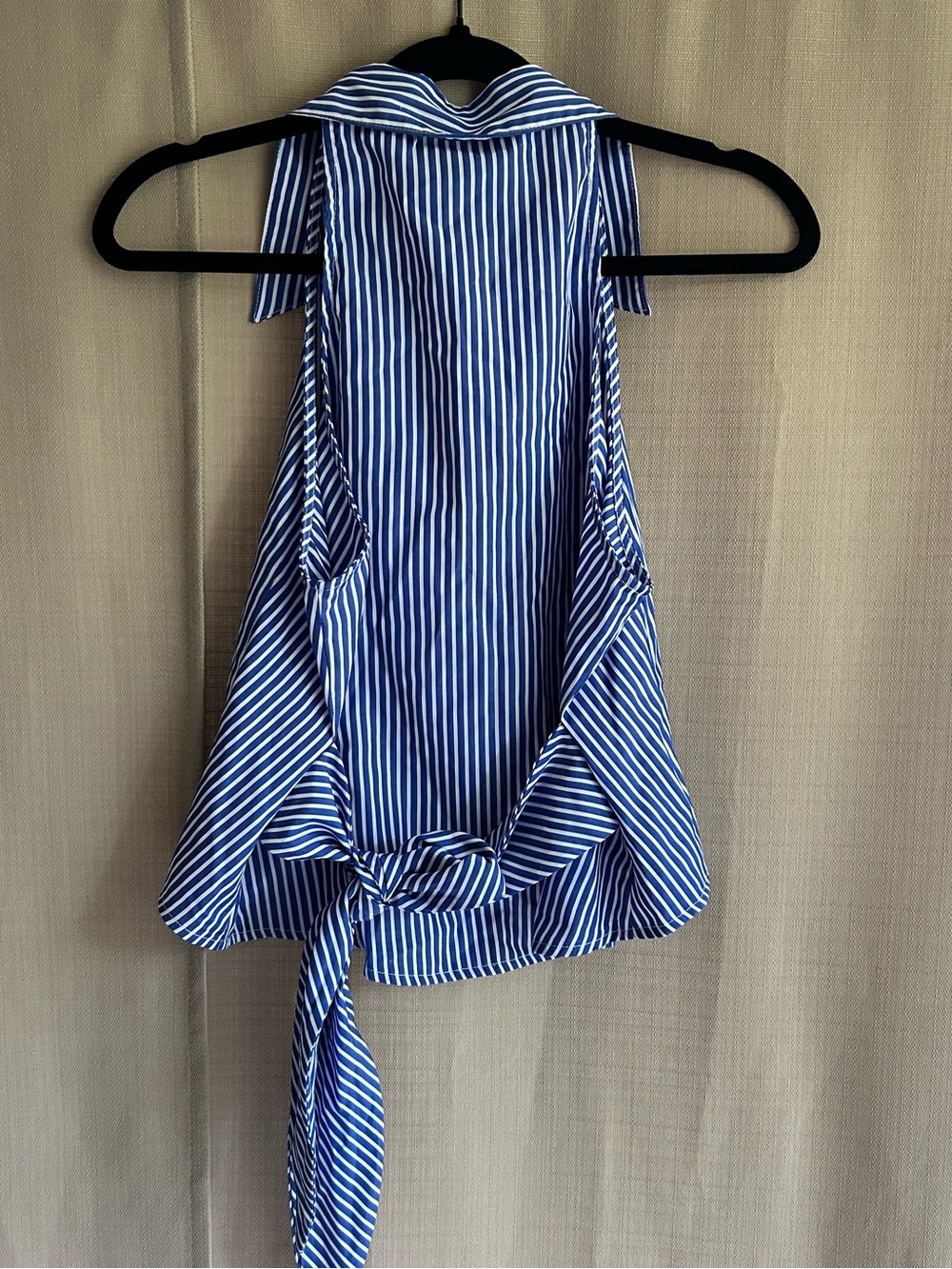 Striped Tie-Waist Crop Top blue and white - Picture 7 of 9